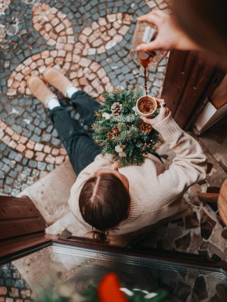 Kdo dorazí na páteční filtr? 👋🤍 už máme otevřeno ♥️ #PražírnaKrok #Jičín #EspressoBar #KafeJeLáska #BatchBrew #VýběrováKáva